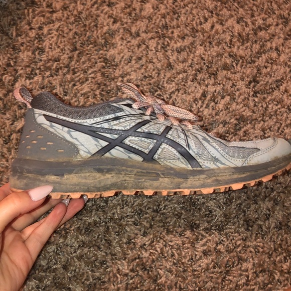 ASICS running shoes - Picture 8 of 12